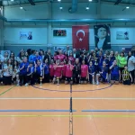 Futsal’da şampiyon Elmasbahçeler Salih Şeremet Ortaokulu