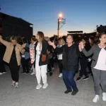 İzmir Çiğli’de binlerce kişi baharın renklerinde buluştu