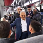 Memduh Büyükkılıç’tan tramvay yolculuğu