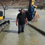 Ağrı’da Muhtar Yavuz Özen’in girişimiyle su hattı onarıldı