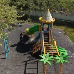 Çayırova’daki parkların oyun grupları yıkanıyor