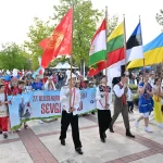 Antalya’da çocuklar Sevgi Korteji’nde buluştu