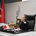 Kayseri Büyükşehir koltuğuna minik Zeynep oturdu