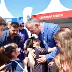 Kocaeli’de Başkan Büyükakın’a çocuklardan sevgi seli