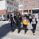 Ankara Keçiören Zabıtası’ndan öğrenci güvenliği mesaisi