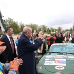 Cumhurbaşkanı Erdoğan, ralli kafilesini Külliye’den uğurladı