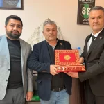 İzmit Belediyesi muhtarları mutlu günlerinde unutmuyor